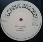 HONEY BOY - Move Closer / Fantasy Woman - Disque Maxi 45T